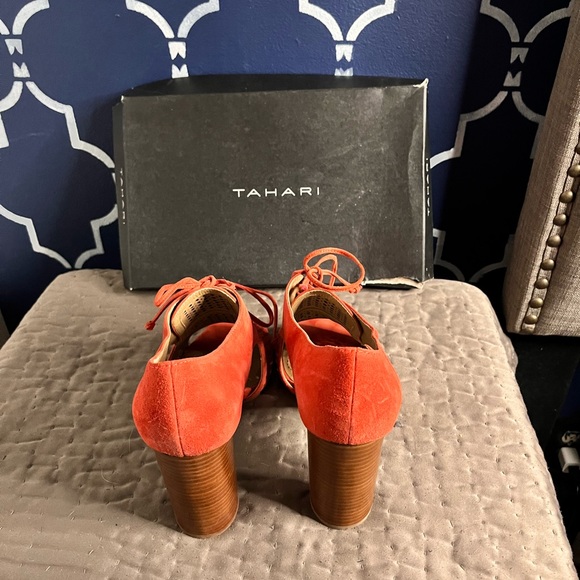 Tahari-Megyn shoe Coral colored size 10 - Picture 9 of 9